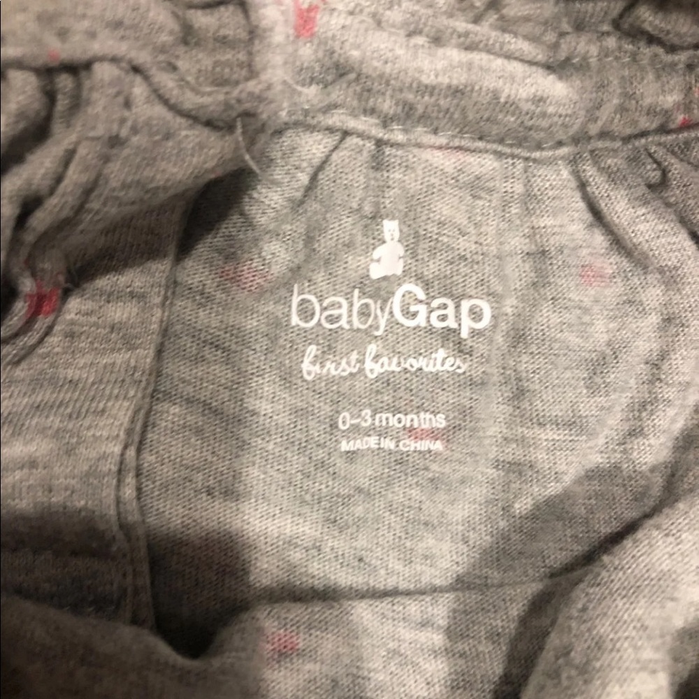 2 Baby Gap Rompers - Picture 7 of 7